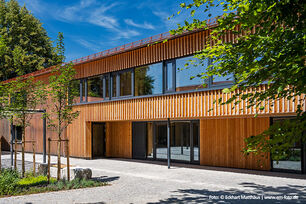 Foto Jugendfreizeitgelände Rücklenmühle Haus Zusamaue aussen